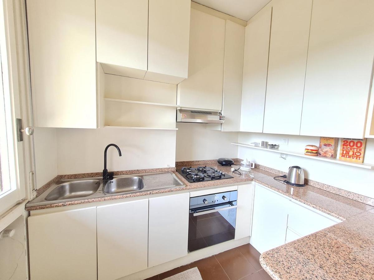 Ottoboni Charme Apartment With Terrace Milaan Buitenkant foto